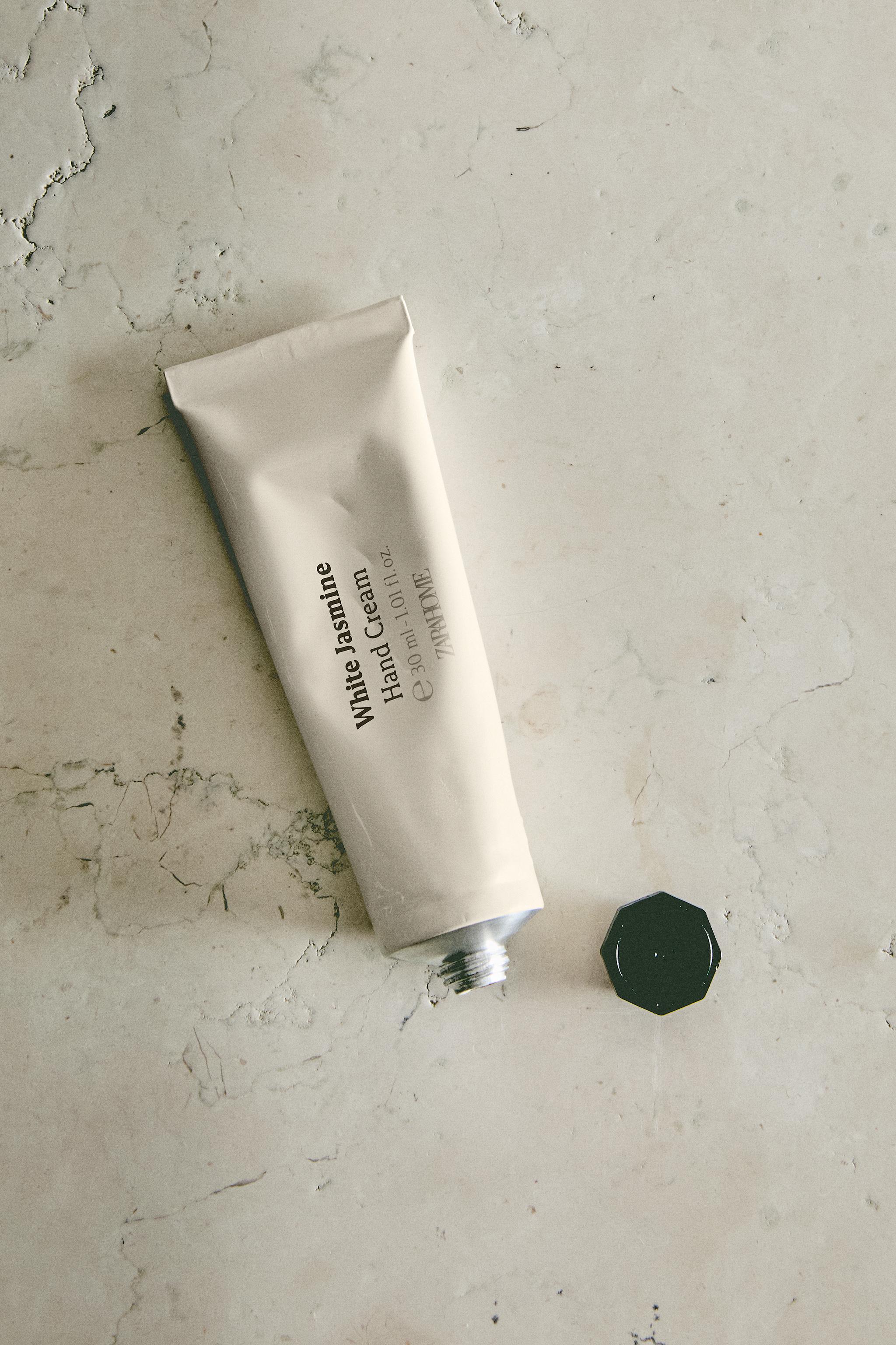 (1.01 oz) WHITE JASMINE HAND CREAM